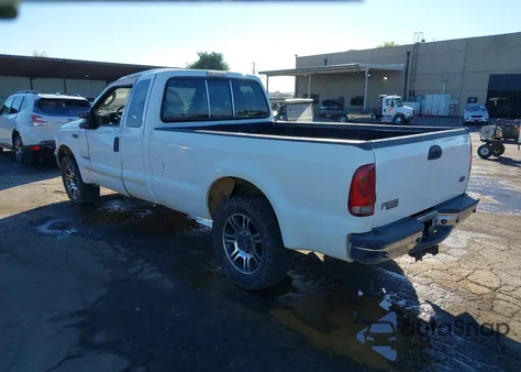 2003 Ford F-250 Lariat/Xl/Xlt z USA, uszkodzony, nr VIN 1FTNX20P33ED77715